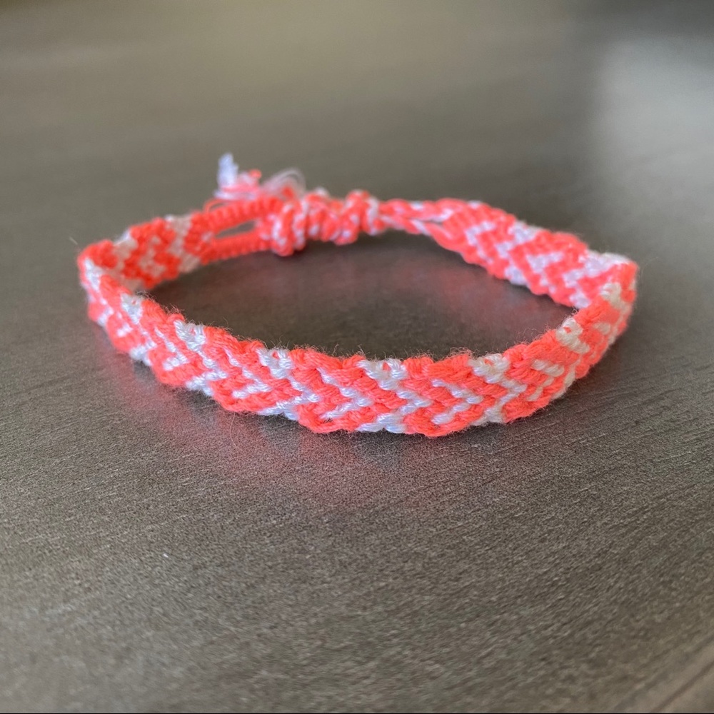 💎 3/$30: Valentine’s Heart Bracelets